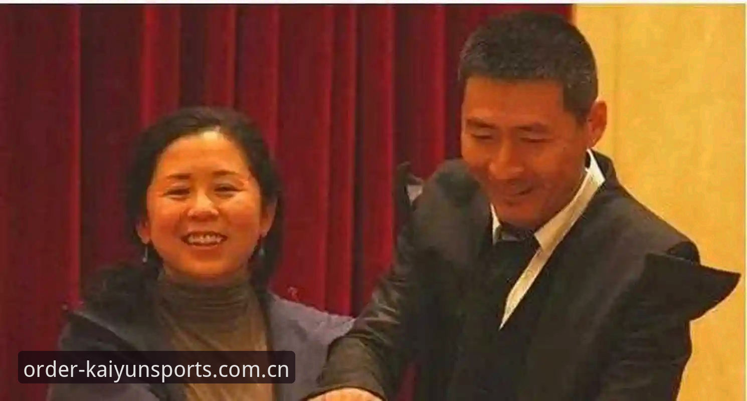会员李婷在群里问了一个很典型的问题：“开云下单平台中文官方主页新版首页和那些一打开就卡半天的体育彩票app，到底差在哪？”这个问题背后，其实是无数人在下载、登录、使用App时踩过的坑——你点进去，页面转圈、提示版本过低、账号莫名其妙登不上，找了半天才发现下载的不是官方版本。我花了几天时间，把市面上几款主流的体育彩票推荐方案和这个新版首页做了一组对比，发现差距不仅仅是界面换了个样。